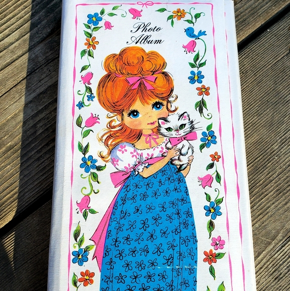 Vintage 1970s photo album•Trifold album•1971 - Picture 2 of 9